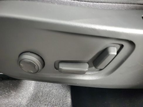 Certified 2023 Volvo XC40 B5 Plus w/ Protection Package Premier image 23