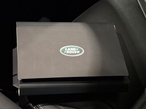 Certified 2025 Land Rover Discovery Dynamic SE AWD/4WD image 25