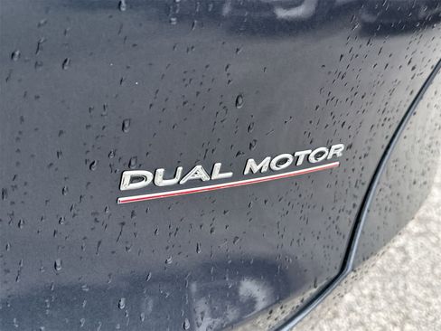 Used 2020 Tesla Model Y Performance image 11