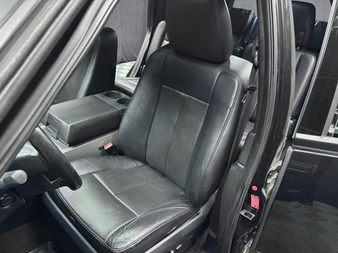 Used 2015 Ford Expedition XLT w/ Equipment Group 202A AWD/4WD image 32