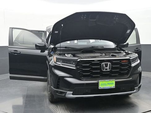 Used 2025 Honda Pilot TrailSport image 33
