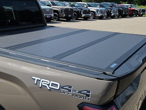 New 2026 Toyota Tundra Platinum w/ TRD Off-Road Package AWD/4WD image 7