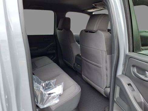 New 2026 Nissan Frontier SV w/ Tow Package AWD/4WD image 10