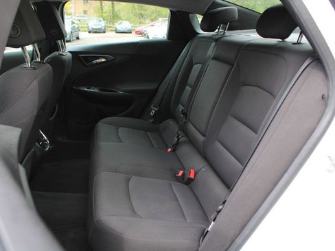 Used 2018 Chevrolet Malibu LT w/ Driver Confidence Package FWD image 26