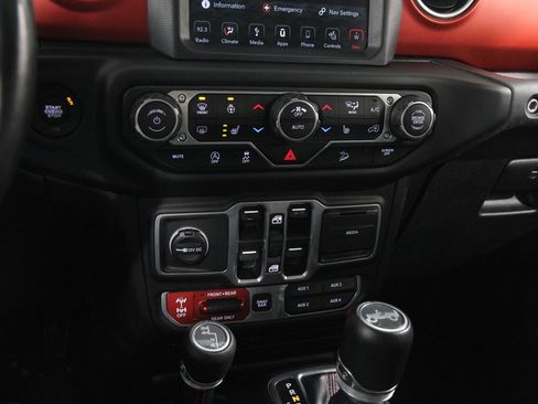 Used 2018 Jeep Wrangler Unlimited Rubicon image 15