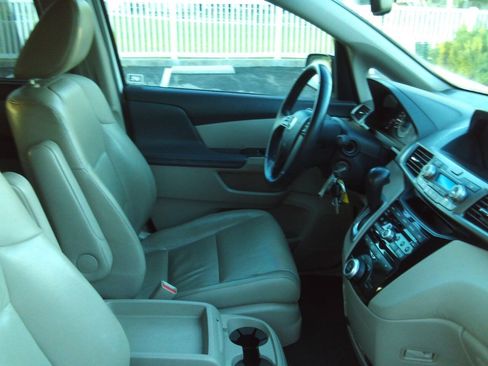 Used 2011 Honda Odyssey EX-L image 21