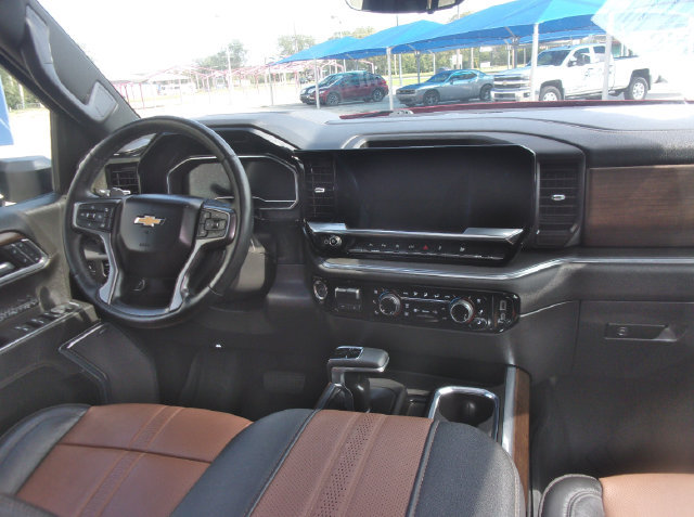 Used 2024 Chevrolet Silverado 1500 High Country w/ High Country Premium Package AWD/4WD image 26