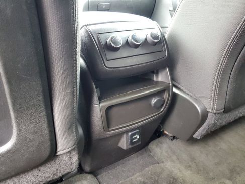 Used 2015 Chevrolet Traverse LT w/ Style and Technology Package image 26