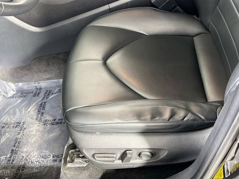 Used 2023 Toyota Highlander XLE image 18