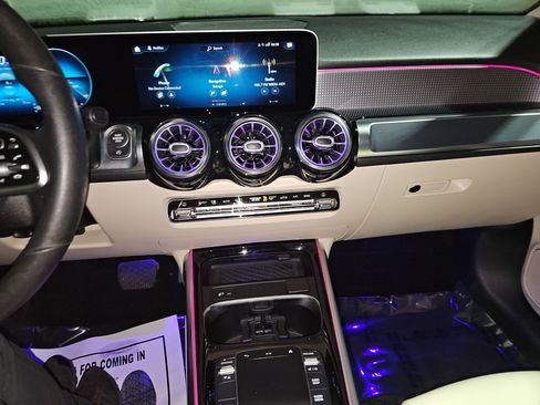 Used 2021 Mercedes-Benz GLB 250 4MATIC image 21