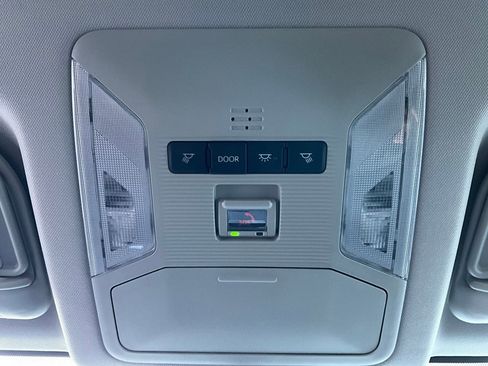 Used 2025 Toyota RAV4 XLE image 17