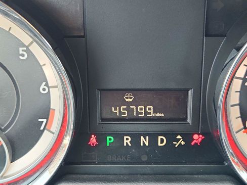Used 2018 Dodge Grand Caravan SE FWD image 12
