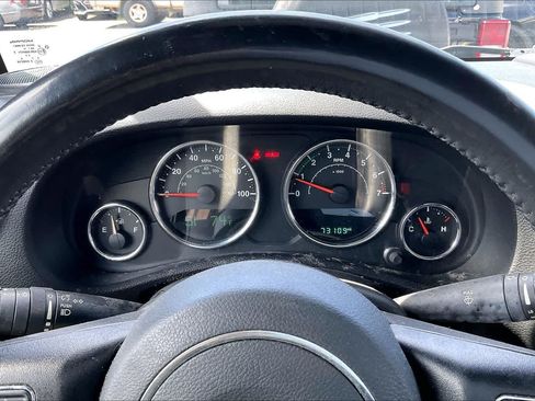 Used 2017 Jeep Wrangler Unlimited Sahara w/ Connectivity Group AWD/4WD image 17