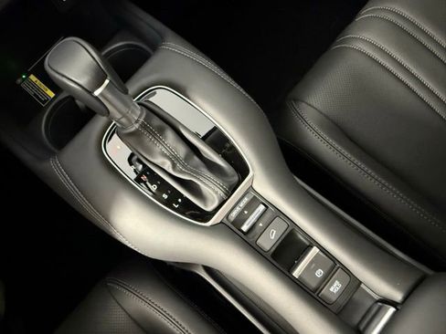 Used 2025 Honda HR-V EX-L image 25