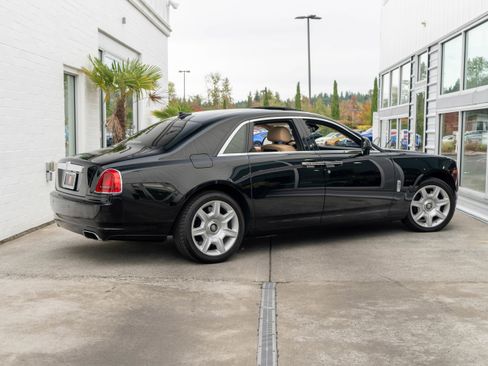 Used 2017 Rolls-Royce Ghost image 8
