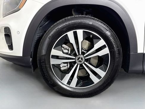 Used 2025 Mercedes-Benz GLB 250 image 30