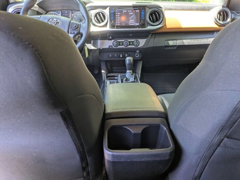 Used 2019 Toyota Tacoma SR5 RWD image 26