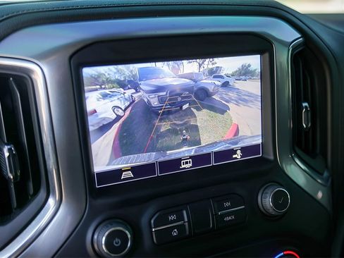 Used 2022 Chevrolet Silverado 2500 LT w/ Convenience Package image 17