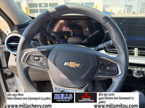 Used 2025 Chevrolet Trax LT w/ Driver Confidence Package FWD image 13
