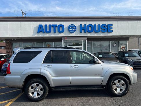 Used 2008 Toyota 4Runner SR5 AWD/4WD image 9
