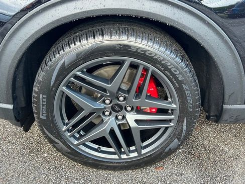 Used 2025 Ford Explorer ST image 19