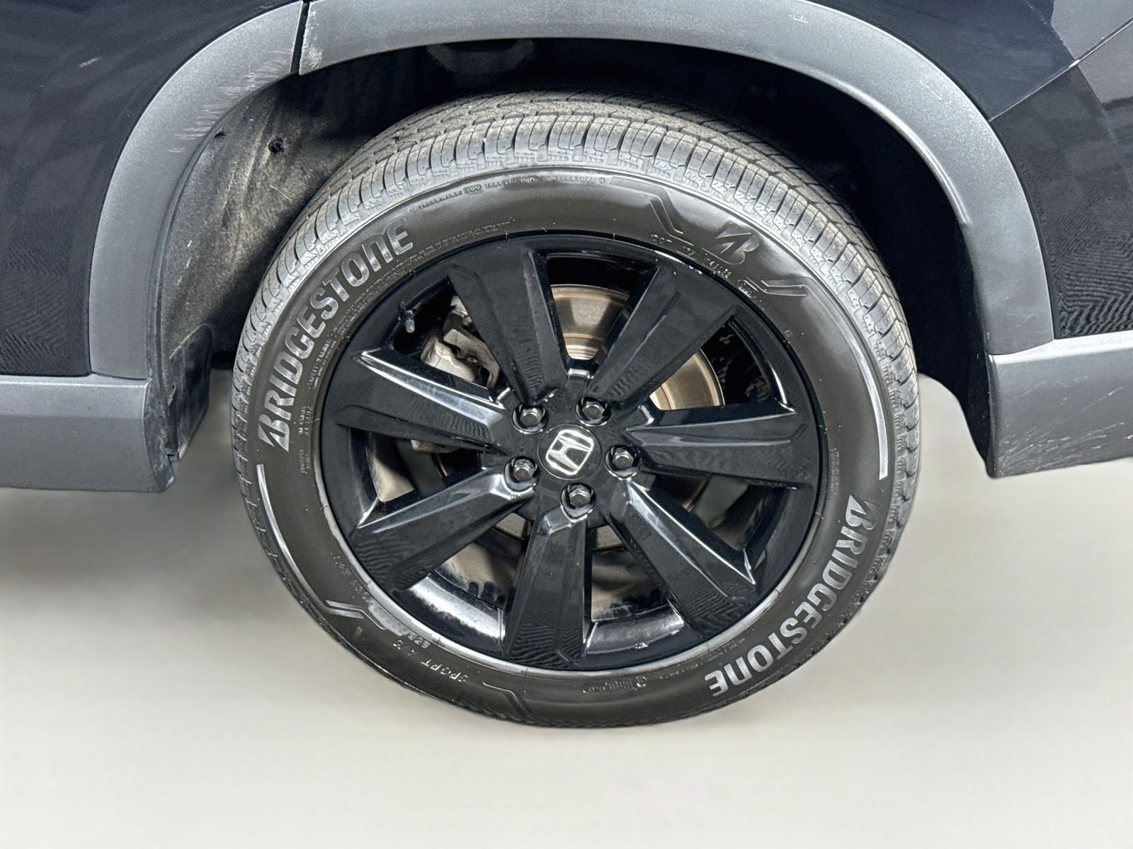 Used 2025 Honda Pilot Black Edition image 9