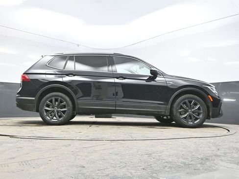 Used 2022 Volkswagen Tiguan SE image 40