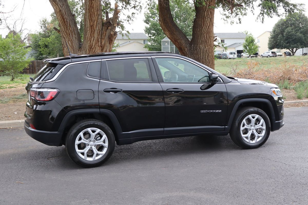 Used 2024 Jeep Compass Sport AWD/4WD image 4