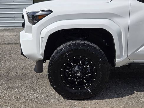 Used 2025 Toyota Tacoma SR5 AWD/4WD image 8