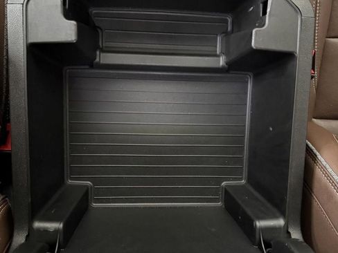 Used 2024 Chevrolet Tahoe High Country AWD/4WD image 23