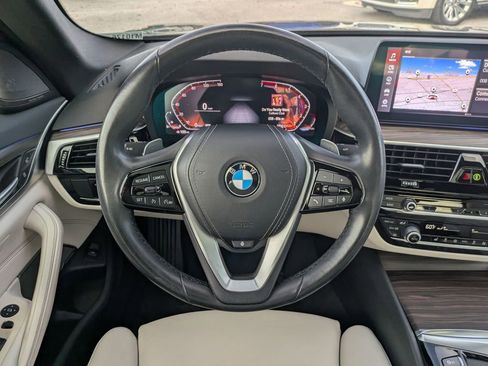 Used 2021 BMW 530i xDrive 530i xDrive w/ Premium Package image 15