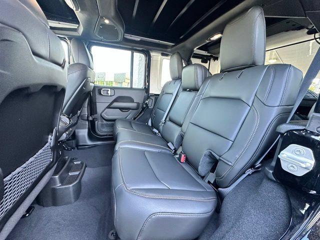 New 2025 Jeep Wrangler Unlimited Sahara AWD/4WD image 25