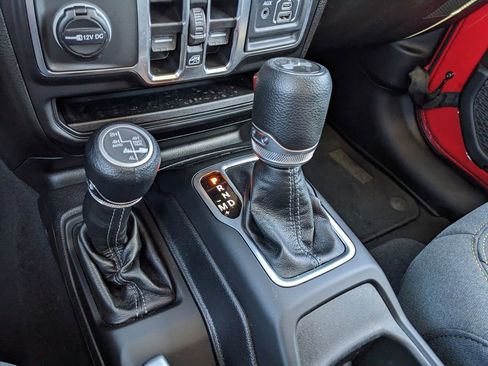 Certified 2025 Jeep Wrangler Unlimited Sahara AWD/4WD image 34