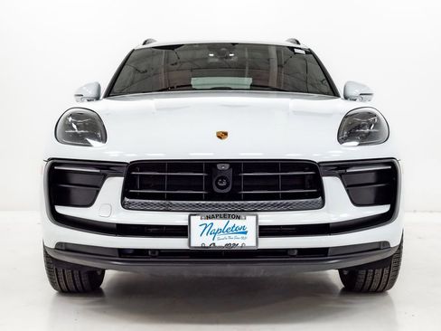 Used 2022 Porsche Macan AWD/4WD image 4