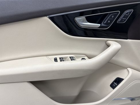 Used 2018 Audi Q7 3.0T Premium Plus w/ Premium Plus Package image 26