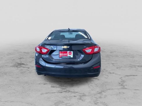 Used 2017 Chevrolet Cruze LT image 9