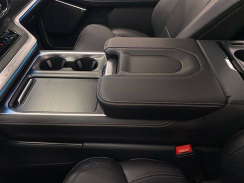 New 2026 Ford Expedition Platinum image 35