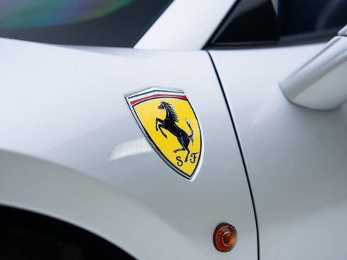 Used 2017 Ferrari 488 Spider RWD image 17
