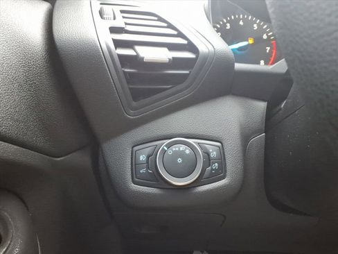 Certified 2019 Ford Escape SE image 15