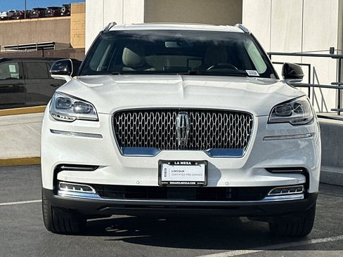 Certified 2023 Lincoln Aviator Reserve w/ Equipment Group 201A image 8