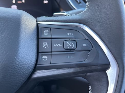 New 2025 Jeep Grand Cherokee L Altitude image 32