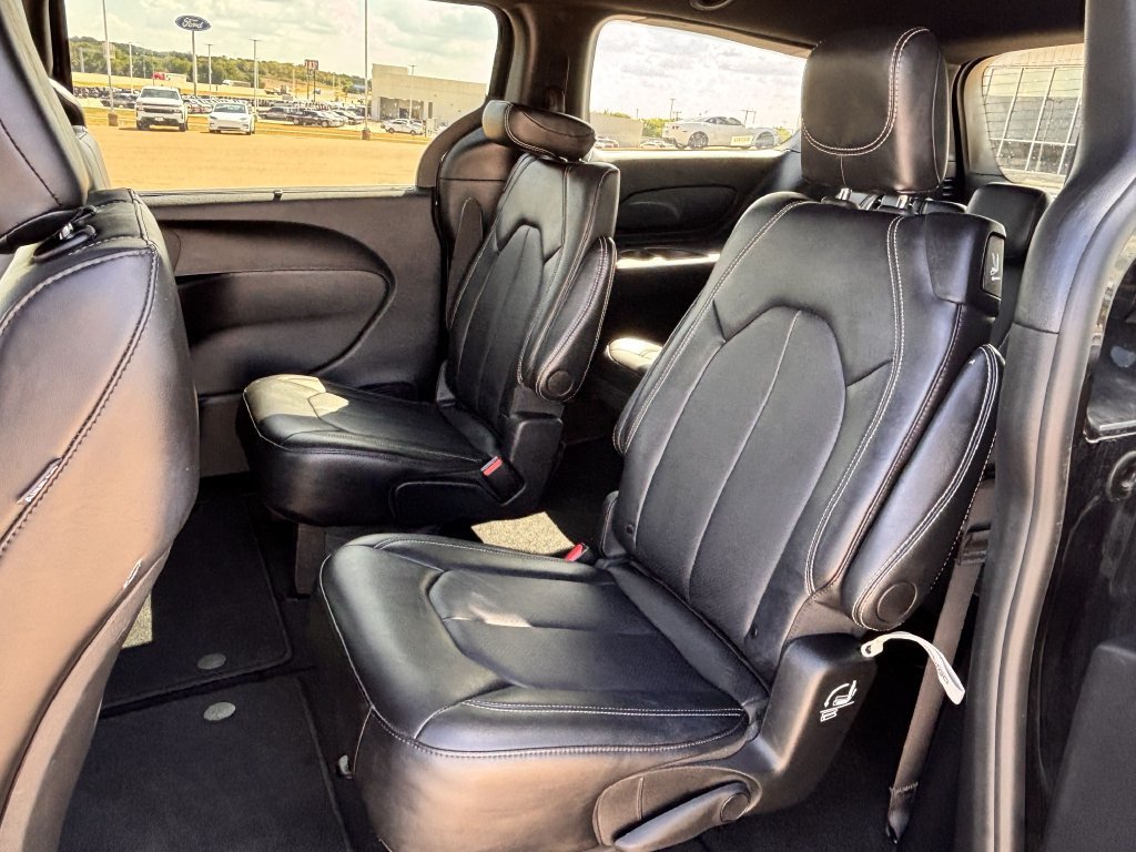 Used 2025 Chrysler Pacifica Select FWD image 22