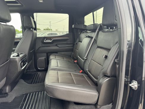 Used 2025 Chevrolet Silverado 1500 High Country AWD/4WD image 26