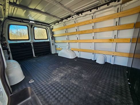 Used 2024 Chevrolet Express 2500 w/ Driver Convenience Package image 25
