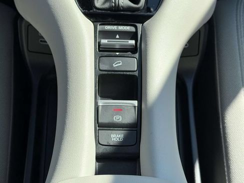 Used 2024 Honda HR-V LX image 15