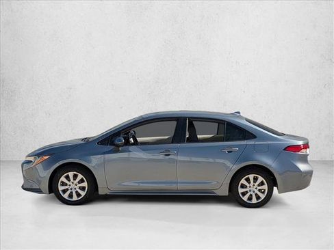 Used 2022 Toyota Corolla LE image 8