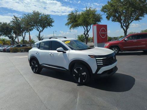 Certified 2025 Nissan Kicks SR FWD image 1