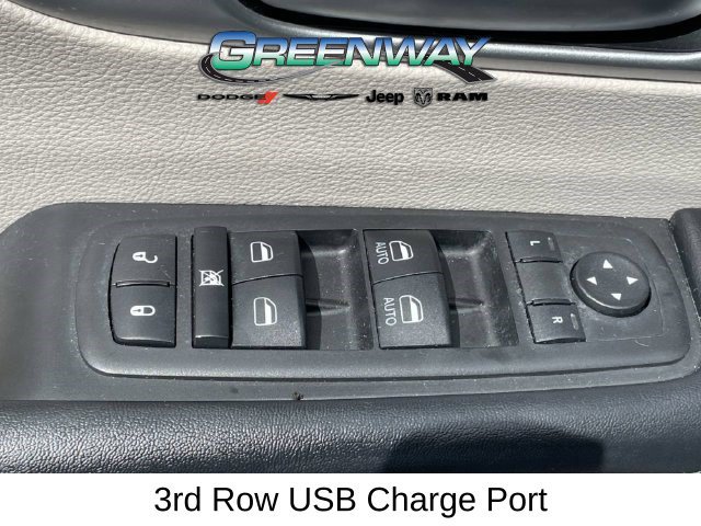 Used 2017 Chrysler Pacifica Platinum FWD image 22