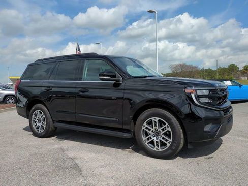 Used 2025 Ford Expedition Active image 2