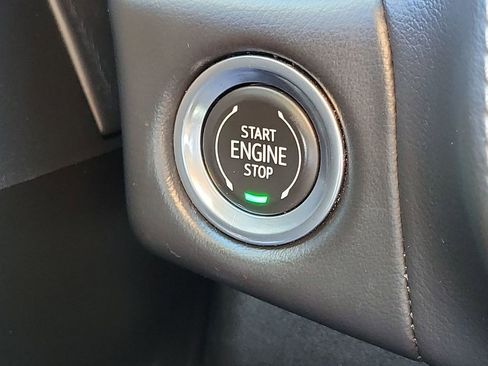 Used 2022 Chevrolet Tahoe Z71 w/ Z71 Off-Road Package image 17